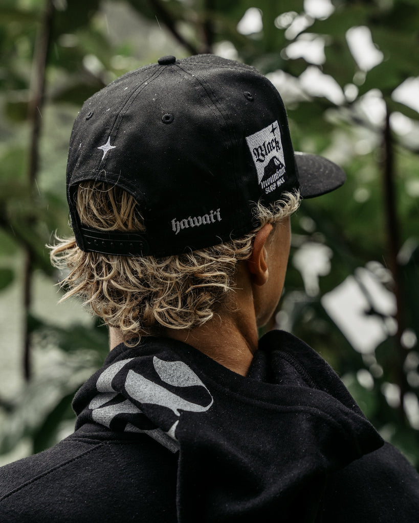 The Black Mountain New Era™ 9Fifty Snapback — Black